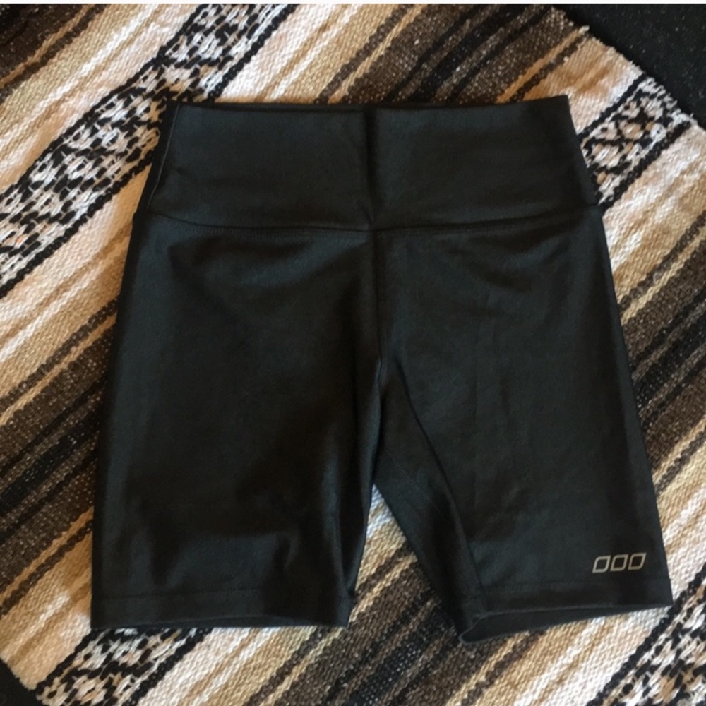 NWOT LJ Bike/Run Shorts
